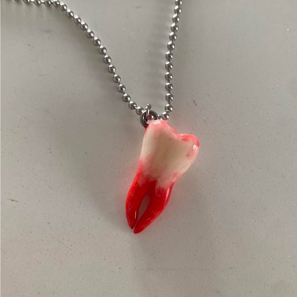 Tooth Necklace - Picture 7 of 8